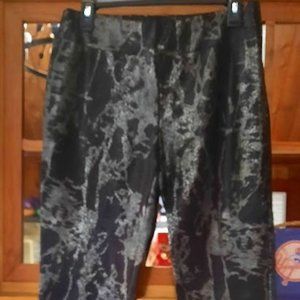 Insight Straight Leg Slimming Pull On Pants Black/Silver Snakeskin Sz 10 NWT